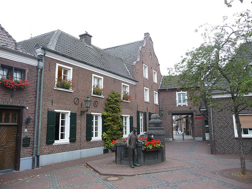 Peter Hahndorf 31-Aug-2012